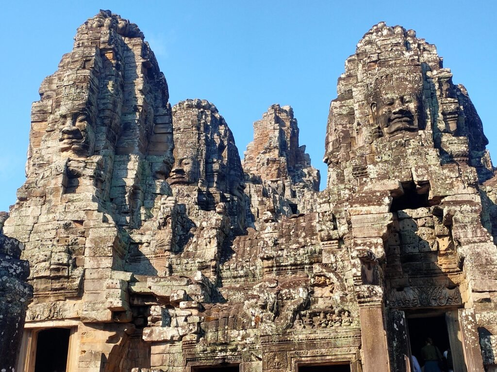 Guida italiana Cambogia accompagna in tour privato Angkor Wat al tempio Bayon