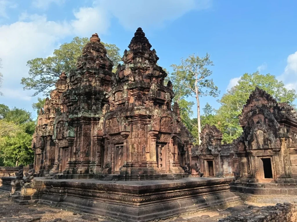Tour personalizzato al Tempio delle Donne (Banteay Srei) con guida italiana in Cambogia.